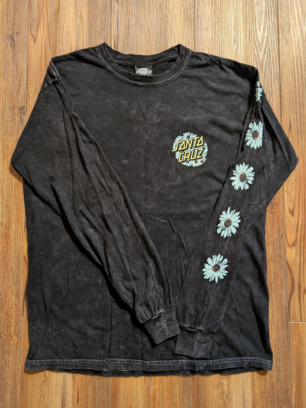 Santa Cruz Skateboards Black Long-Sleeve Shirt with Pale Blue Daisy Sleeve
